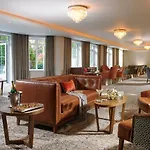 Hodson Bay Hotel