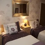 Arch House B&B & Apartments