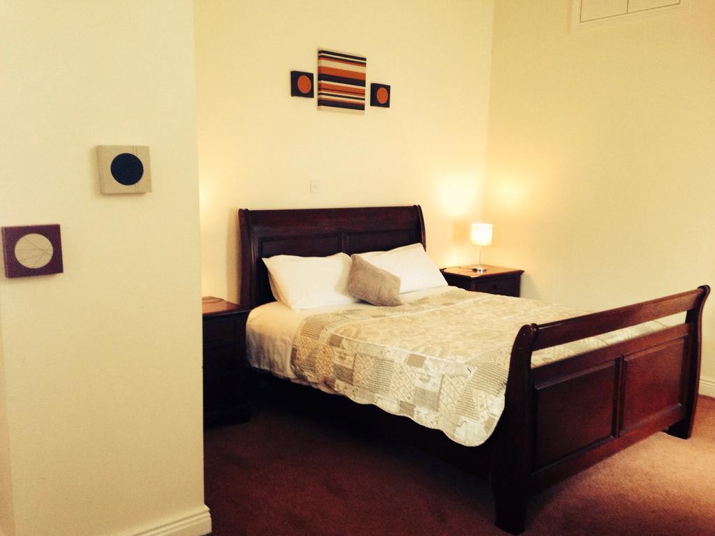 Shines 3* Athlone