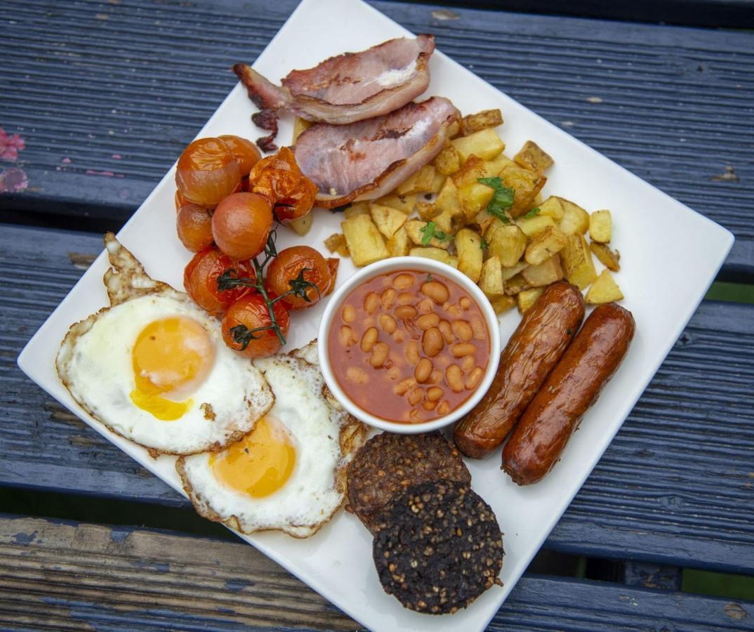 Bed & Breakfast The Bailey Bar & Lounge *