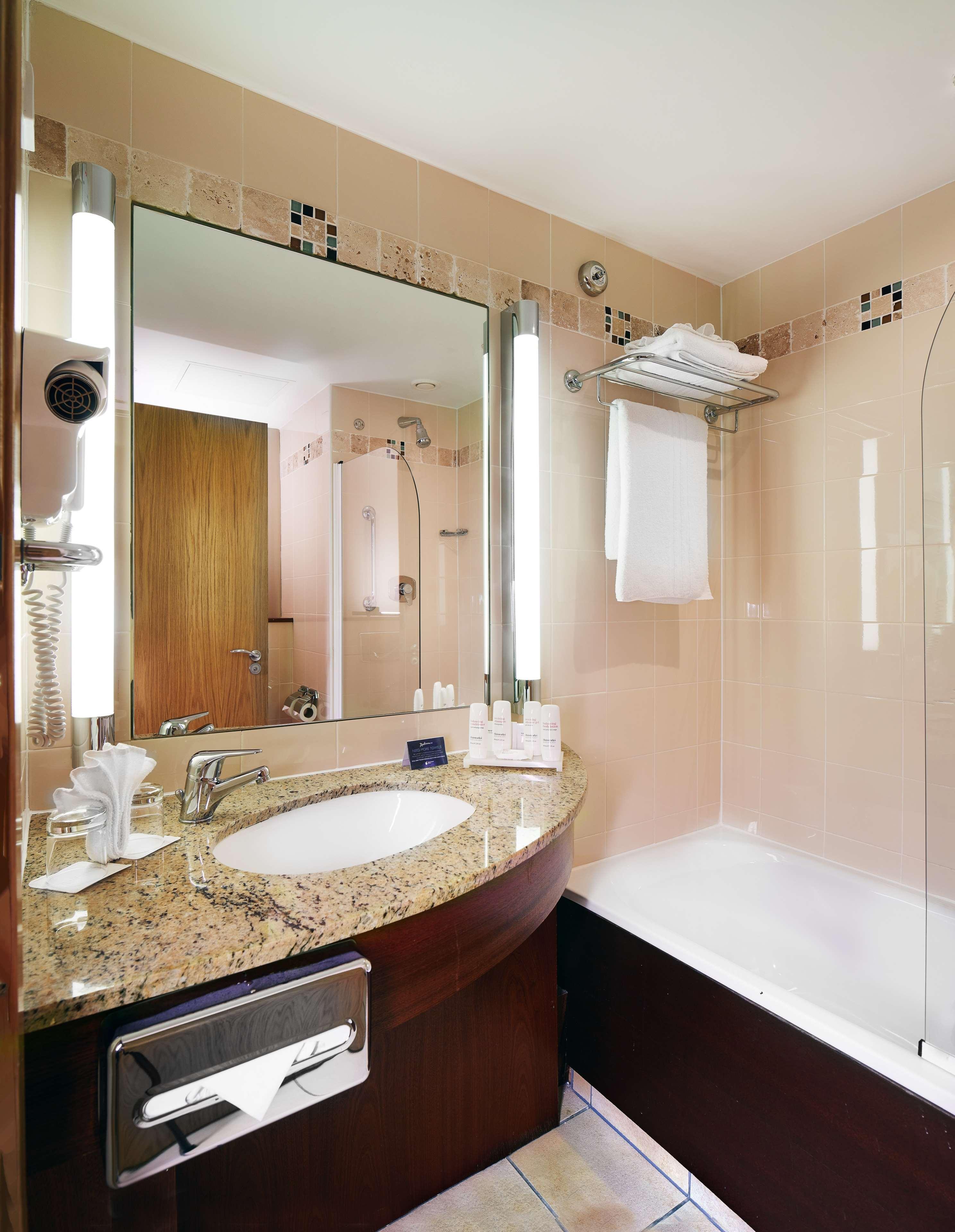 Hotel Radisson Blu Hotel, 4*