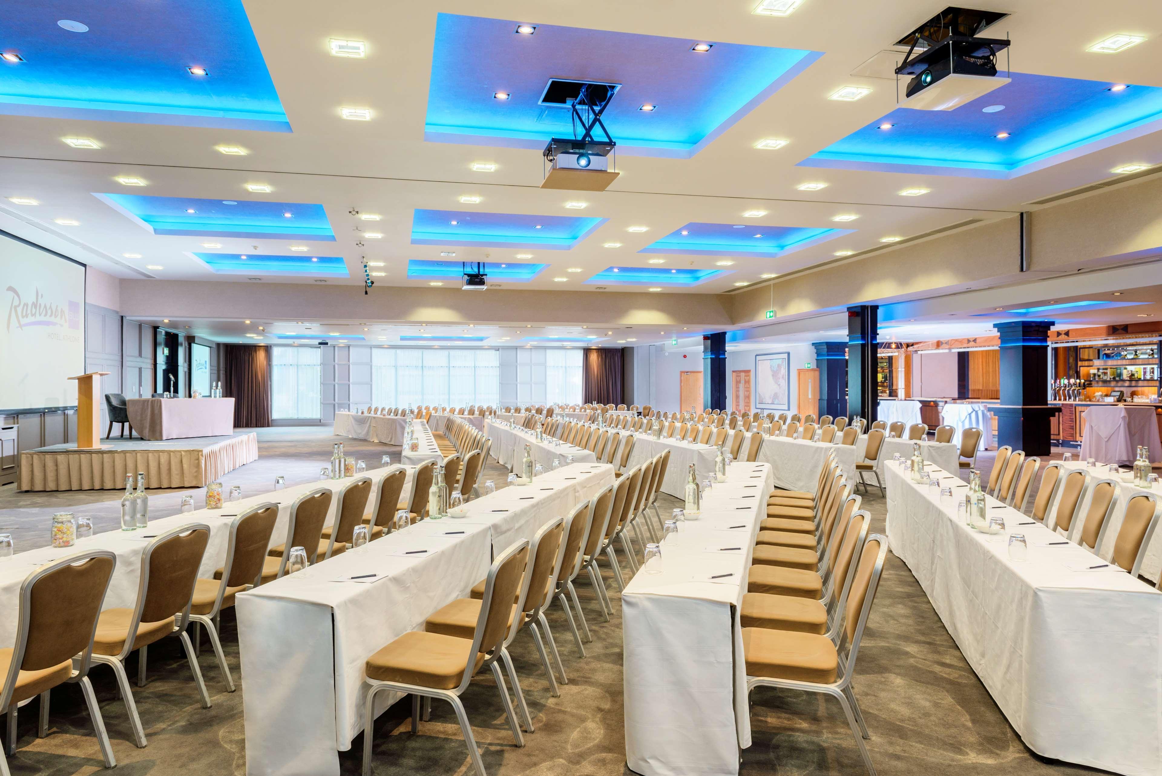 Radisson Blu Hotel, Hotel