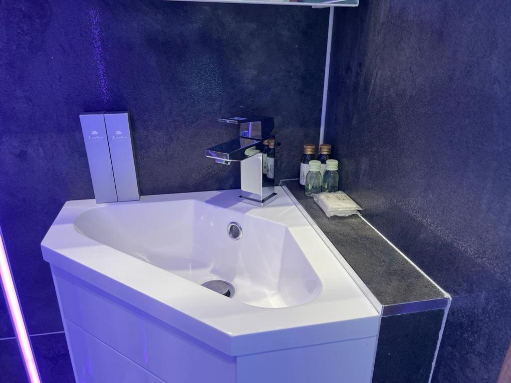 #4 Tgha Luxury One Bedroom In Apartment