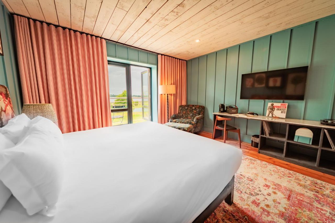 Hotel Glasson Lakehouse 4*