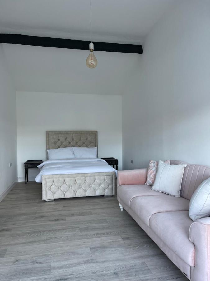 Apartment Cosy With Fire Stove *