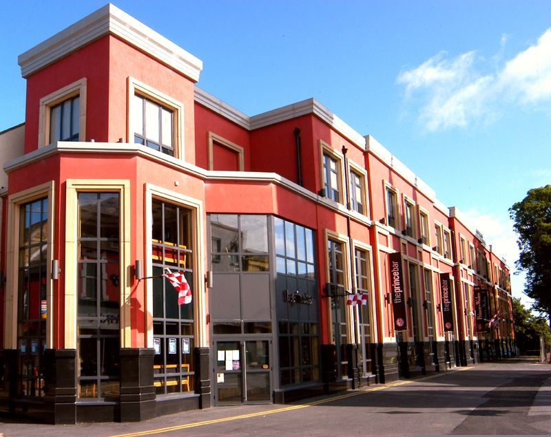Hotel Hodson Bay 4*