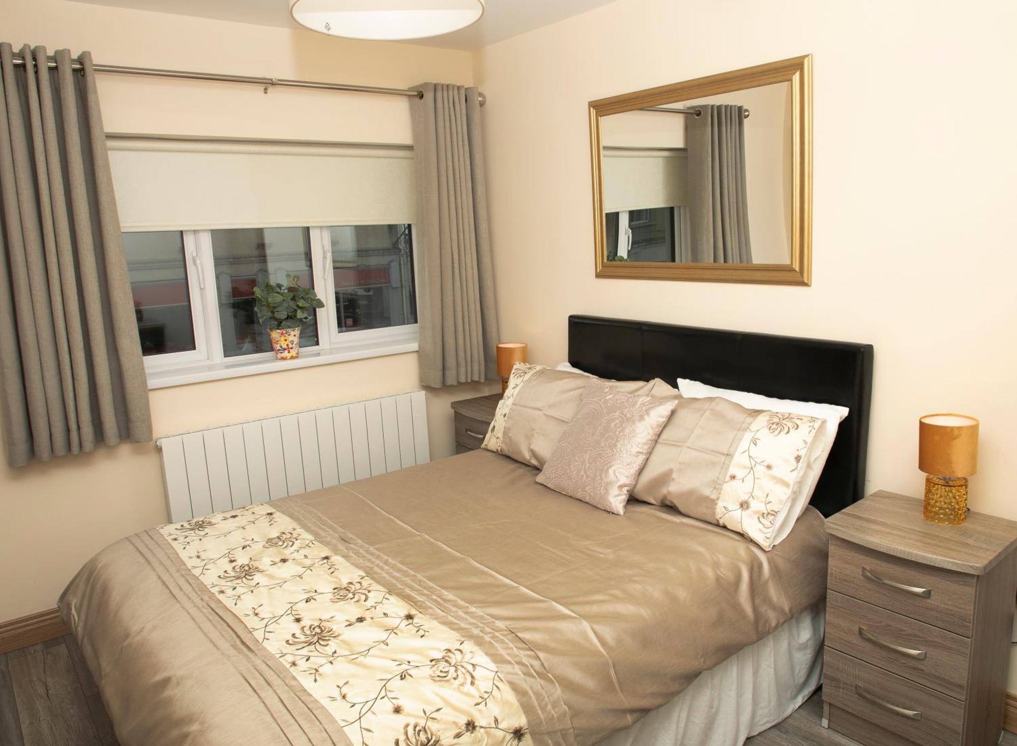 Arch House Apartment *
