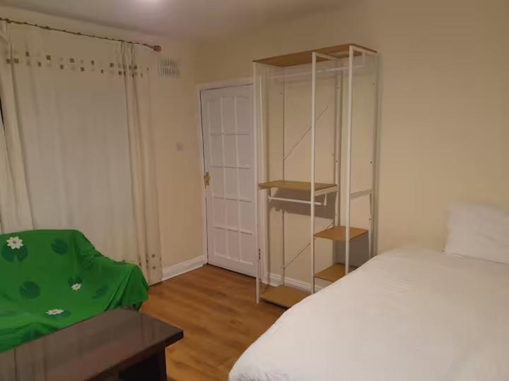 Apartment With Eoghan Athlone