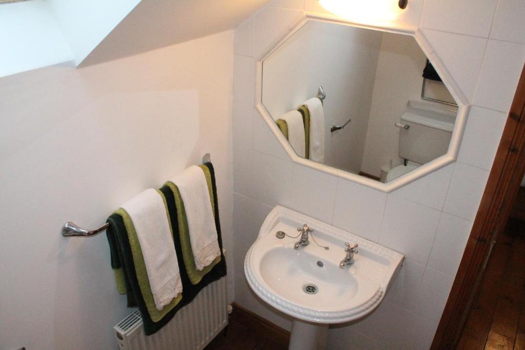 Moynure House Boutique B&B & Separate Two Bedroom Chalet Bed & Breakfast 4*